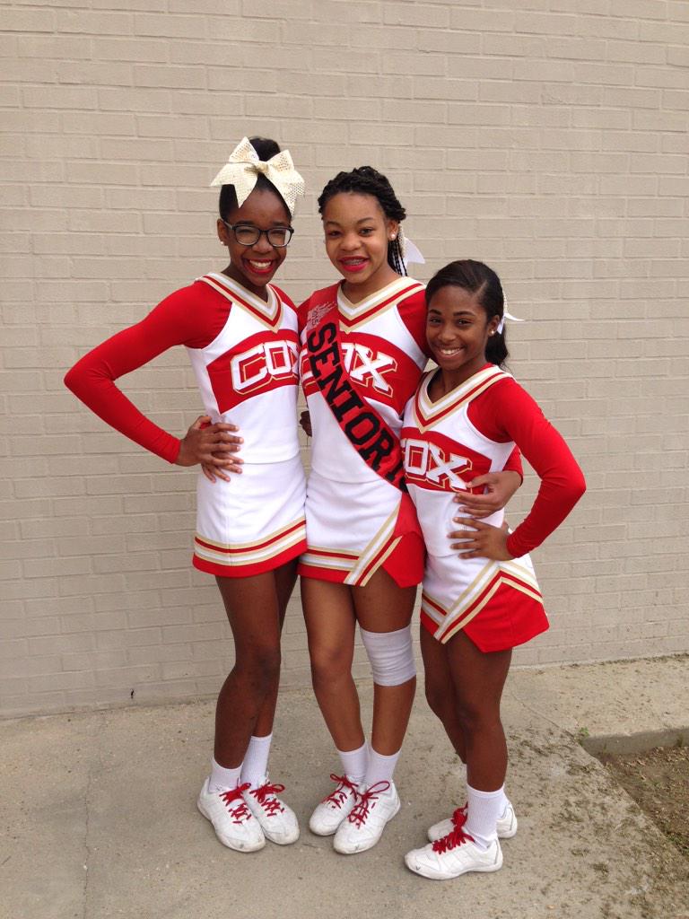 _niiikkaaa's tweet image. Last parade was bittersweet #senior15 😻💯🎀