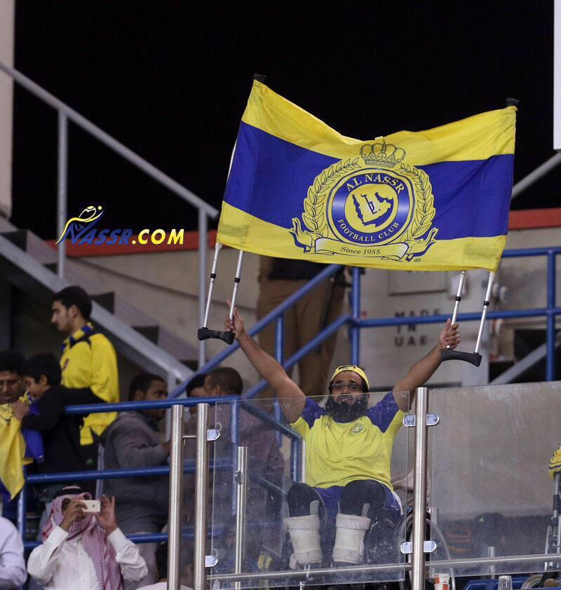 austin_110's tweet photo. هذا المشجع النصراوي يعطي دروس مجانية في الوفاء والاخلاص والعشق والإنتماء ليت كل جمهورنا مثله
#النصر
#قروب_الصناديد 💙💛 http://t.co/l6iubWgzmy