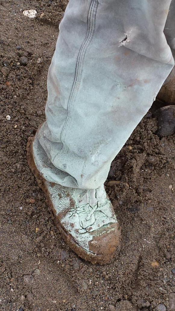 d_frizzell's tweet photo. Pipe layer boot. http://t.co/cIN4lYUxCf