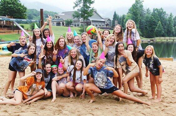 melissalackmann's tweet photo. @WhyIYL party animals !!! http://t.co/UNAf6yxwDw