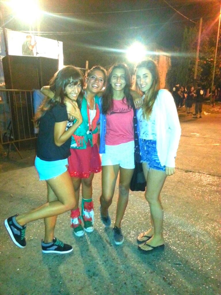 FaiiDuran's tweet photo. No me fallan nunca!!!! Gracias!! Las amo ♡ @vetranovpau  @juvetranov  @LarixGonzalez  @coniconiglio  @CamiDuran22 http://t.co/Z6wXl8wiRL
