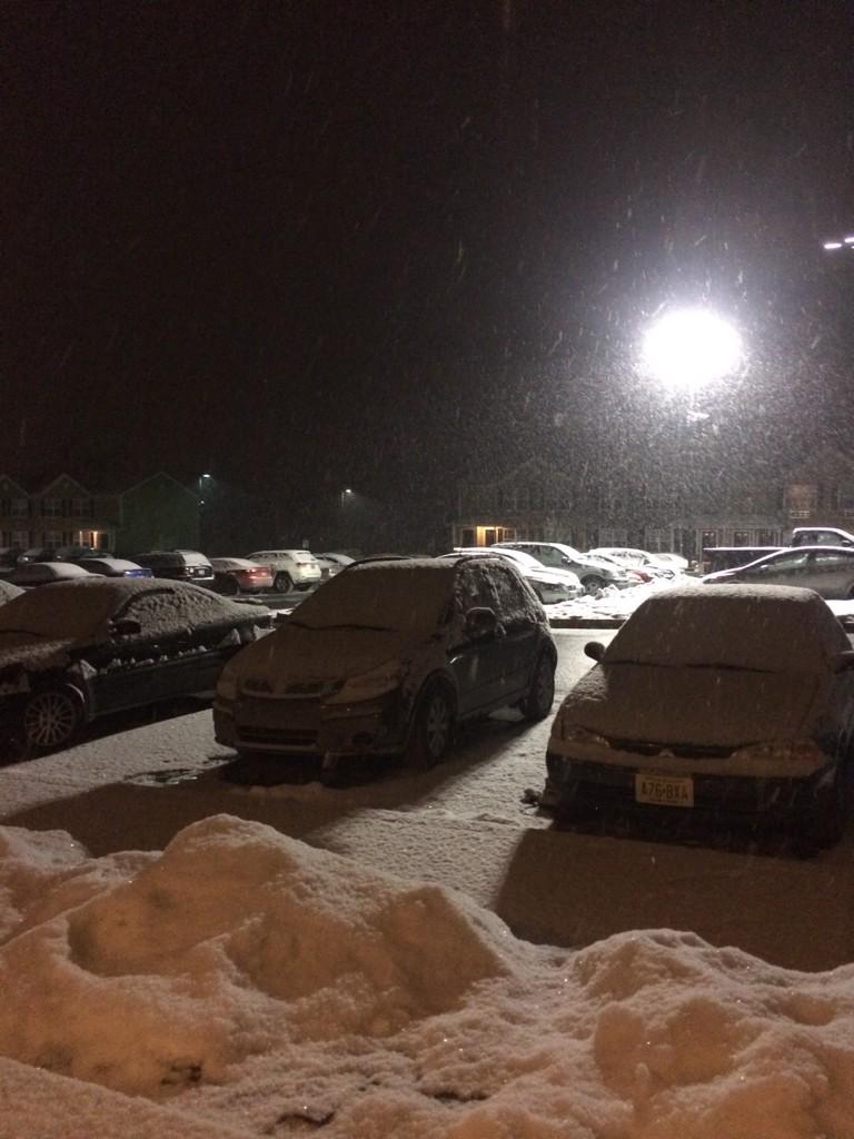 edelu844's tweet image. If it's snowin I ain't a fucking goin #toclass