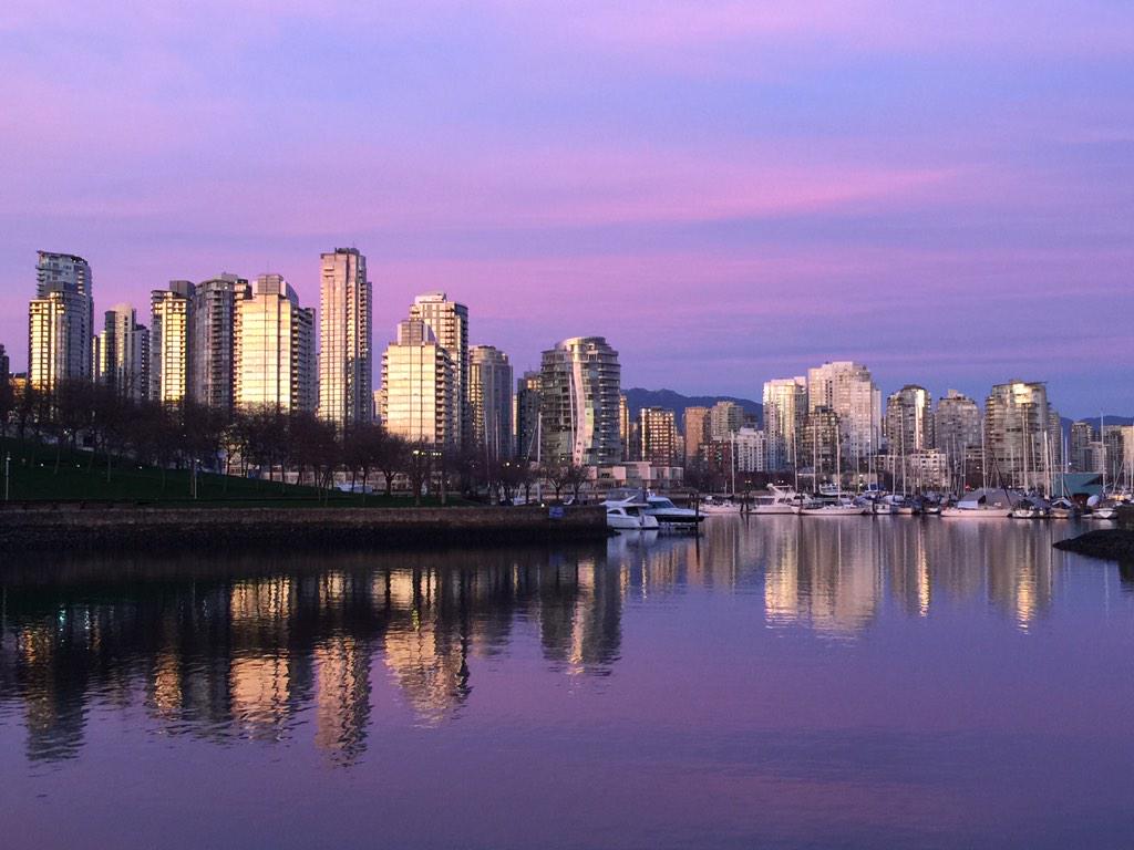 ExploreCanada's tweet photo. ❤ RT @mikagryan: Crazy, beautiful light over Vancouver this evening. @HelloBC #ExploreCanada @MyVancouver http://t.co/ORS6zudyq4