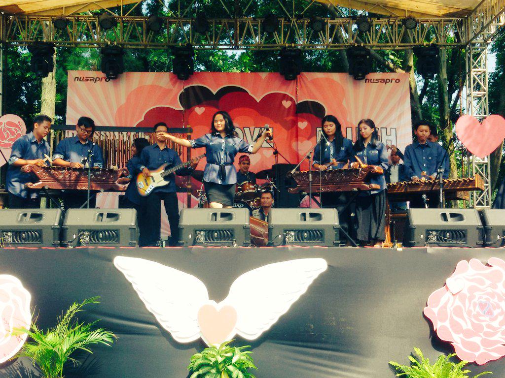 Resyafirmansyah's tweet photo. Good JOB DAK @sentra_majeng @SMAN6CIMAHI  at @SMAK3BPKBDG http://t.co/AI8nBYJrh7