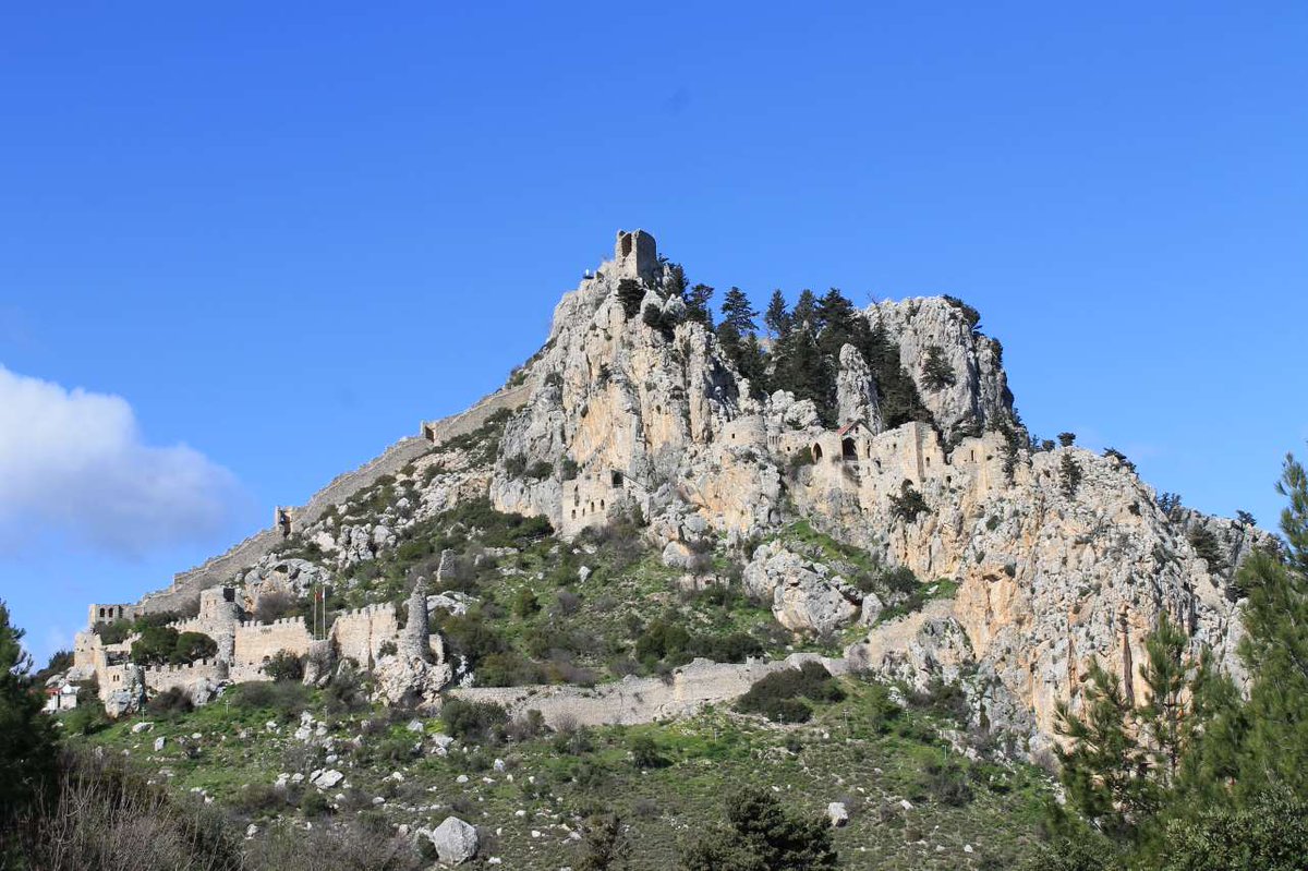 Breezeupy's tweet photo. Северный Кипр. Район Гирнэ (Киреия). Замок Св. Илариона - St Hilarion Castle. http://t.co/vjfoq8ukBJ