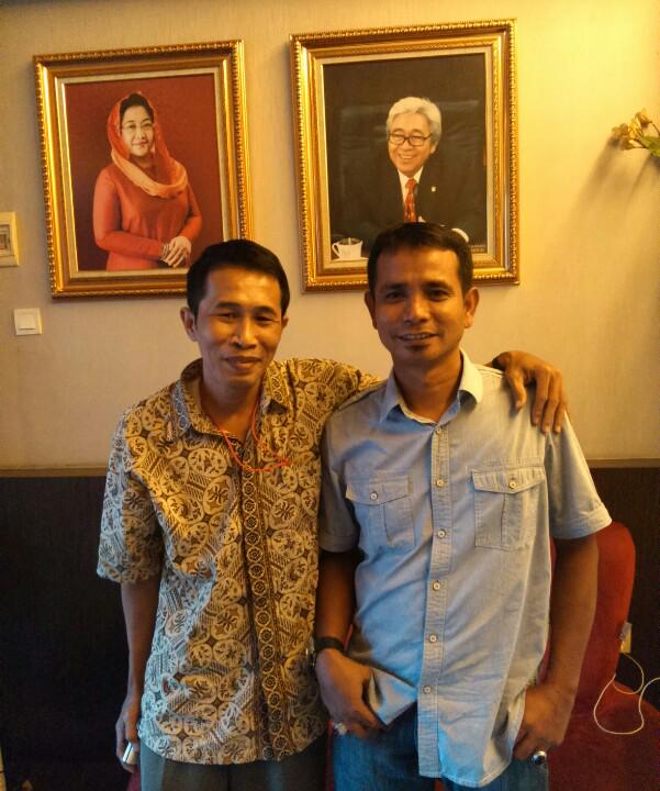 dwikis's tweet photo. Bersama Mahmuddin Muslim di kantor @ppbamusi @PDI_Perjuangan #Tebet #Jaksel,  Selasa (17/2/2015). http://t.co/Ky2O2pRqFK
