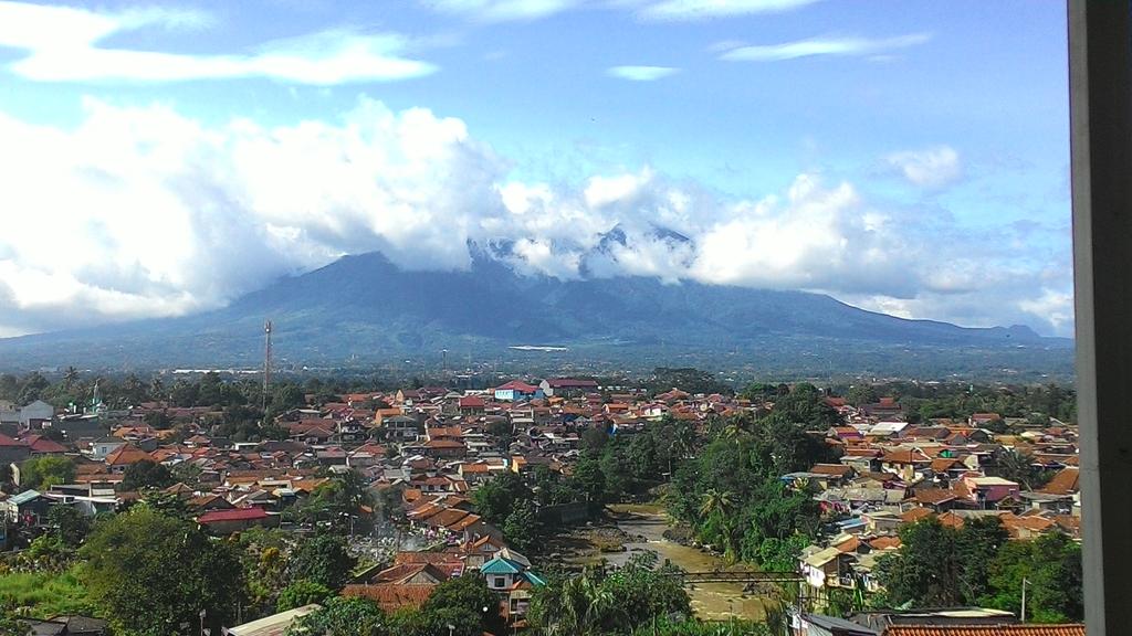 High Entertaiment (@high_ent) on Twitter photo Acara akn diadakan di <a href="/GumatiCafe/">Gumati Cafe & Resto</a> dengan pemandangan Gunung salak yang super indah ini guys ^•° htm nya murah hny 20k Acara akn diadakan di <a href="/GumatiCafe/">Gumati Cafe & Resto</a> dengan pemandangan Gunung salak yang super indah ini guys ^•° htm nya murah hny 20k