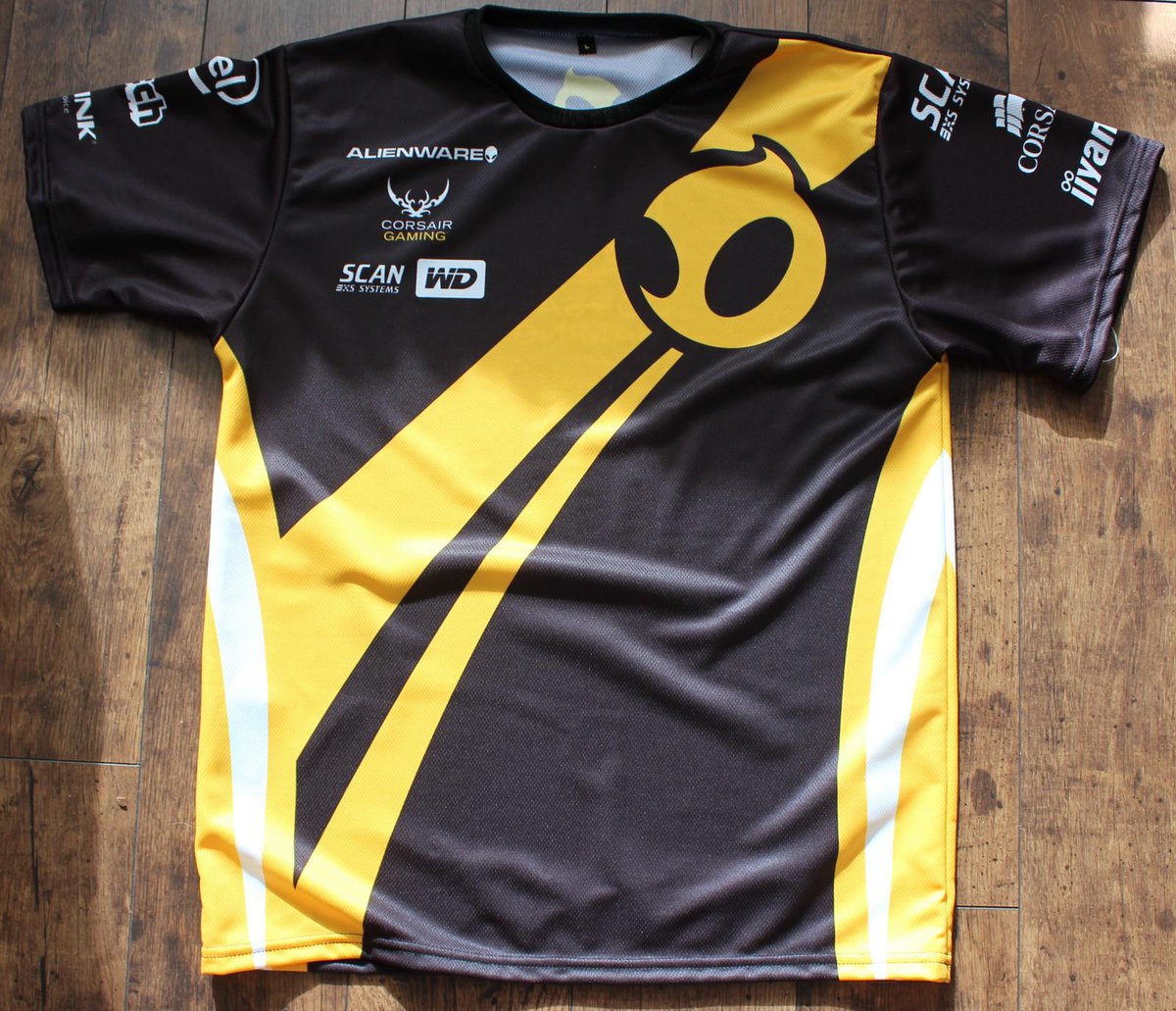 dignitas's tweet photo. A picture of the shirt exactly like the ones in stock, order now so you get it quick! :) http://t.co/YKiMmiVTc3 http://t.co/ttkxEMDXrh