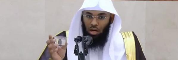 Ya dünya dönmüyor diyen böylesi çağdışı heriflerin yanında yer alacağız ya da bilimin. Seçim sizin...