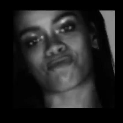 httpeline's tweet image. de zure blik van Rihanna 😂