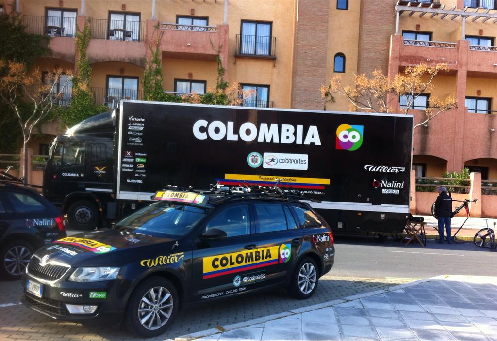 VCANDALUCIA's tweet photo. En Punta Umbria tenéis una oportunidad para ver la 'trastienda' de los equipos. Todo en marcha! http://t.co/TVdloyfgxH