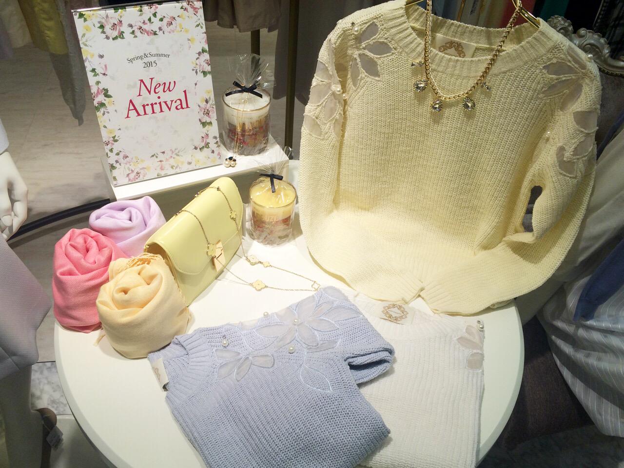 تويتر 博多阪急 على تويتر 3階 プロポーションボディドレッシング に今から春先まで使えるニット 各9 936円 が入荷 パンツ合わせにもスカート合わせにも相性良しです 肩のお花の透け感がポイント 詳しくは Http T Co Htndq4wg48 Http T Co Ieyvwi8oqs