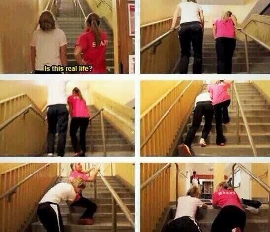 thierrytical's tweet photo. School days after 9 40 be like #legsandcore http://t.co/qxPCZLB5Q0