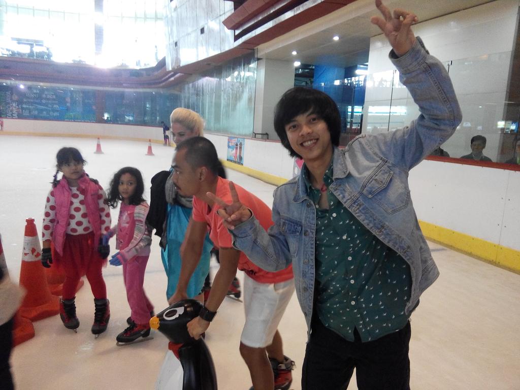 MDGco_'s tweet photo. nah, pantai es maksudnya toh 😄😄 @bismakarisma @TRANS7 #DimanaAja #LAKUKANLAH http://t.co/zLKfV3dSRT