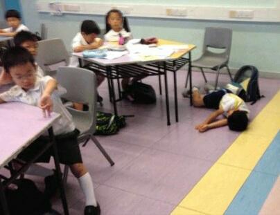 John____McClane's tweet photo. Hoy en clase #MuertePorMadrugón #MeQuitoDeEstudiar http://t.co/1ONJKdG65a
