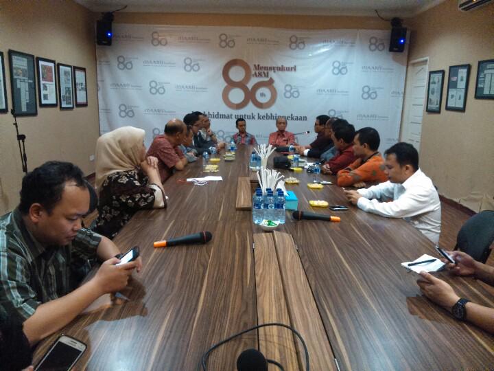 ppbamusi's tweet photo. Audiensi PP Bamusi @PDI_Perjuangan ke @maarifinstitute Prof Syafi'i Maarif, Selasa (17/2). http://t.co/BkkIREe0VJ