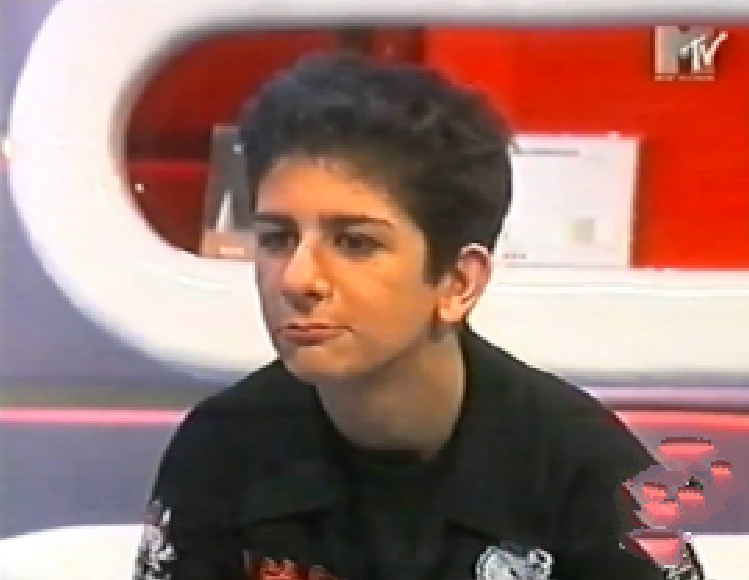 KindnessIsCool_'s tweet photo. @FrancesNonJova reminiscenze nostalgiche... ♥ #SelectMTV http://t.co/f2UREGihRQ