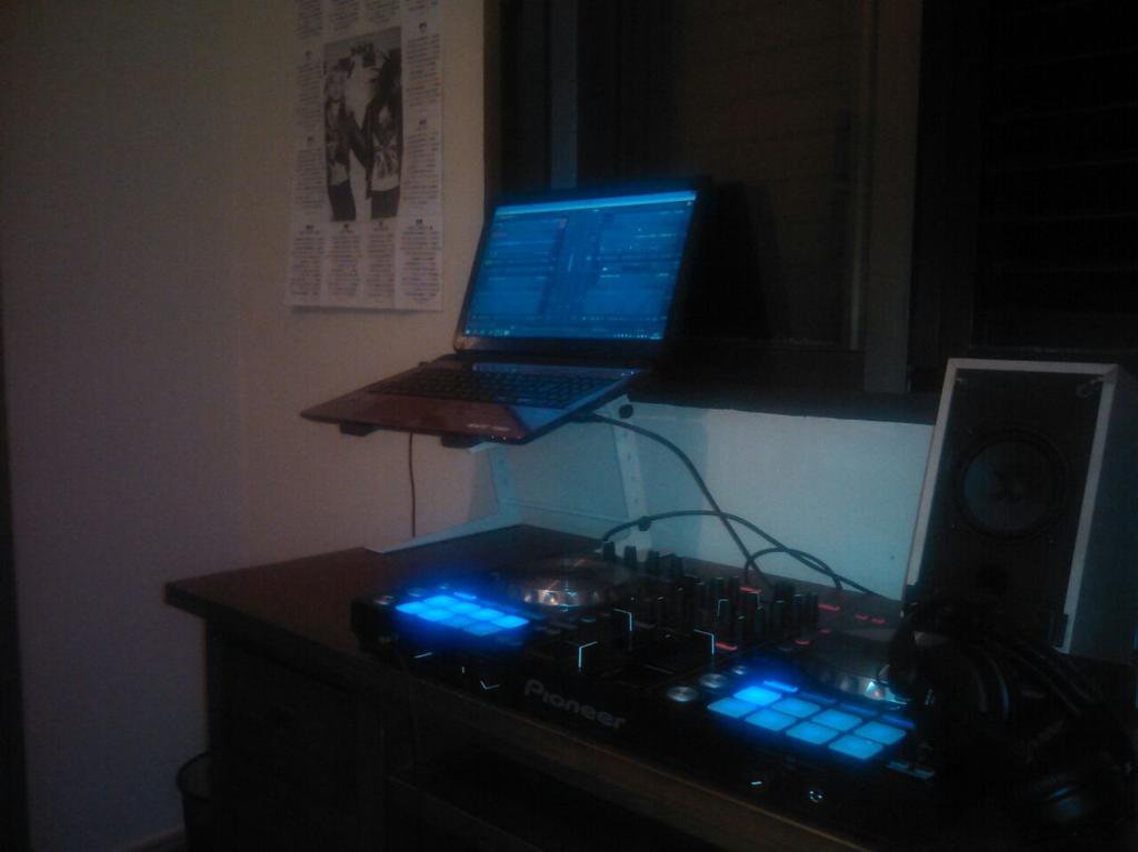 Λlbert Fdez Dj tweet media