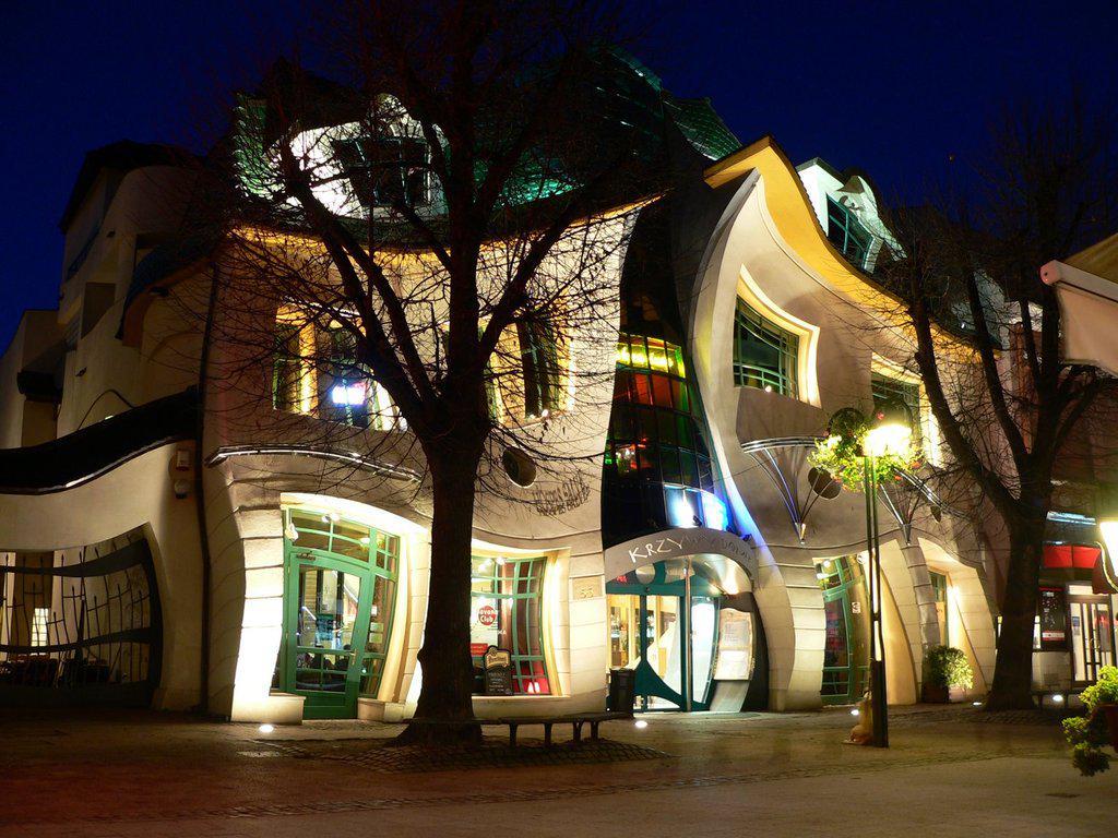 the crooked house the crooked house