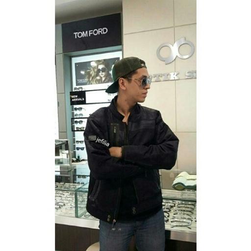 ed57fcd42c6d4fe's tweet photo. Miss you @kvinjulio cepet pulang cepat kembi jgn pergi lagi :") #Asyikk http://t.co/4hSe2sZ02e
