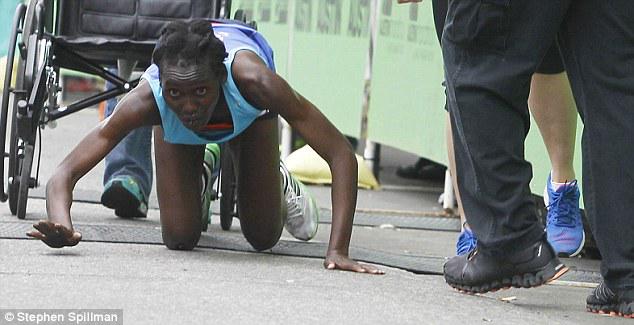 samanello's tweet image. الرائعة «#Hyvon Ngetich,29 Y» فازت بقلوب المشاهدين بعد أن أكملت الميل الأخير م #الماراثون حبوا
dailym.ai/1DyawCJ