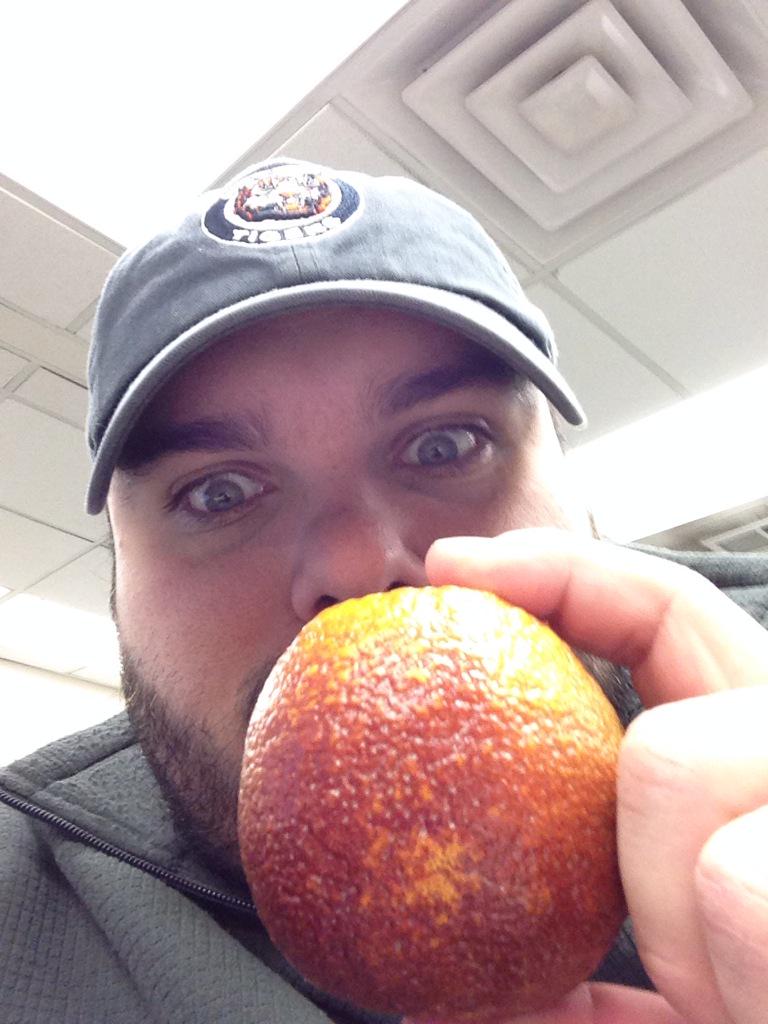 JMMancuso32's tweet photo. @krs38special @wxyzalicia @RachelMcCrary
#BloodOrangeSelfie
#ExoticFruit
#ProduceTerminal http://t.co/RwrNLvNsm8