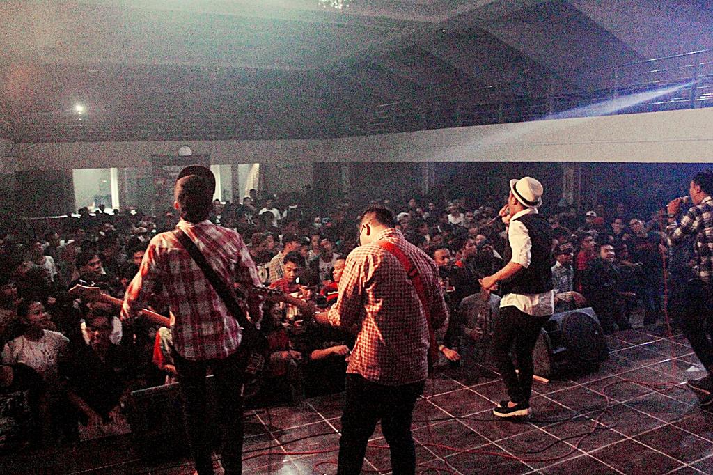 RaskaOfficial's tweet photo. Thnks @SM_Antasari yg sudah ber SKAria bersama kami kemarin di tunggu event selanjutnya chheerrrr 😃🍺 http://t.co/ngnA8YwxcP