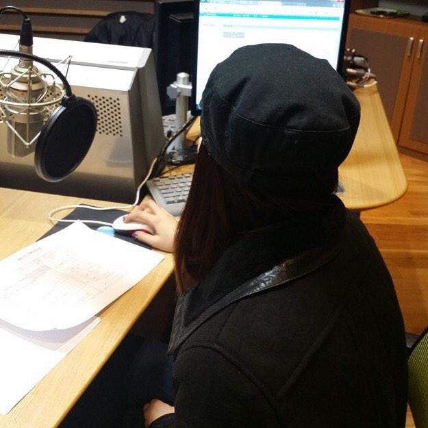 [OTHER][06-02-2015]Hình ảnh mới nhất từ DJ Sunny tại Radio MBC FM4U - "FM Date" - Page 2 B-Cu7CZCcAAQ3DP