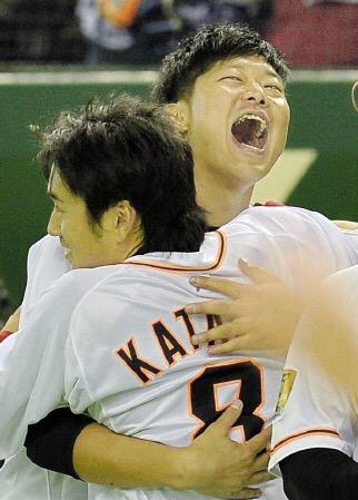 ilovegiants14's tweet photo. ヤスくん誕生日おめでとうございます！！
セカンドレギュラー争い大変だと思うけど
頑張ってくださいヽ(*＾ω＾*)ﾉ
エイトマン大好き！！💓 http://t.co/j25k7Wdnlb