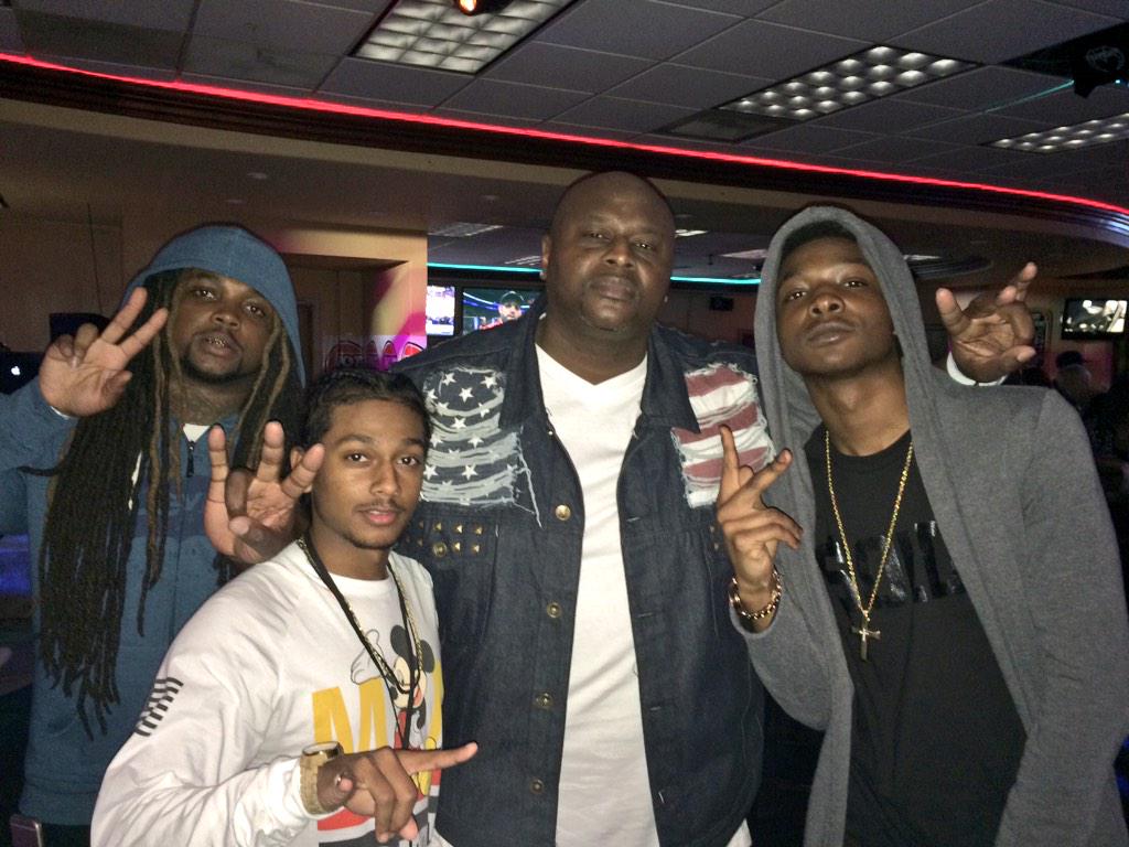 SugabearOnAir's tweet photo. #Salute to my peeps @JAYnFRESH http://t.co/Pq0HebZxDn