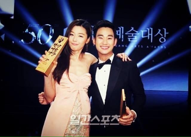 Rialupz's tweet photo. Coungrat Oppa n Unni KSH&amp;JJH your best couple ever👍 http://t.co/PY5NvYfpB2
