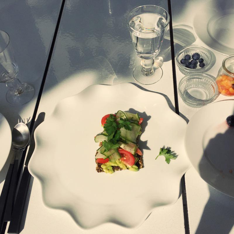 elle_dowling's tweet image. Loving this breakfast ❤️ @COMOHotels #miami #seedbread #avocado #tomato #healthyeating