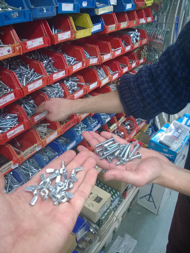 HandleBards's tweet image. 2. Wingnuts &amp;amp; bolts. Safe to say we feel like a wingnut right now. #Handlegate #lostprops #propsshopping