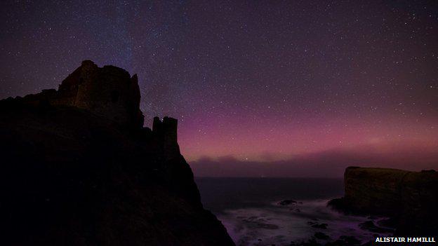 BBCNews's tweet image. Aurora borealis spotted on County Antrim coast bbc.in/17lfkP8