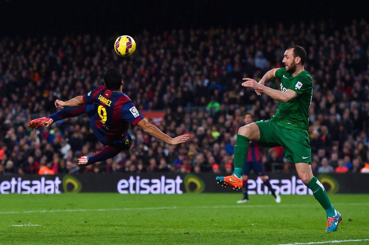 [FOTOS] No et perdis la seqüència sencera de la xilena de Suárez contra el Llevant ow.ly/Jbrr5