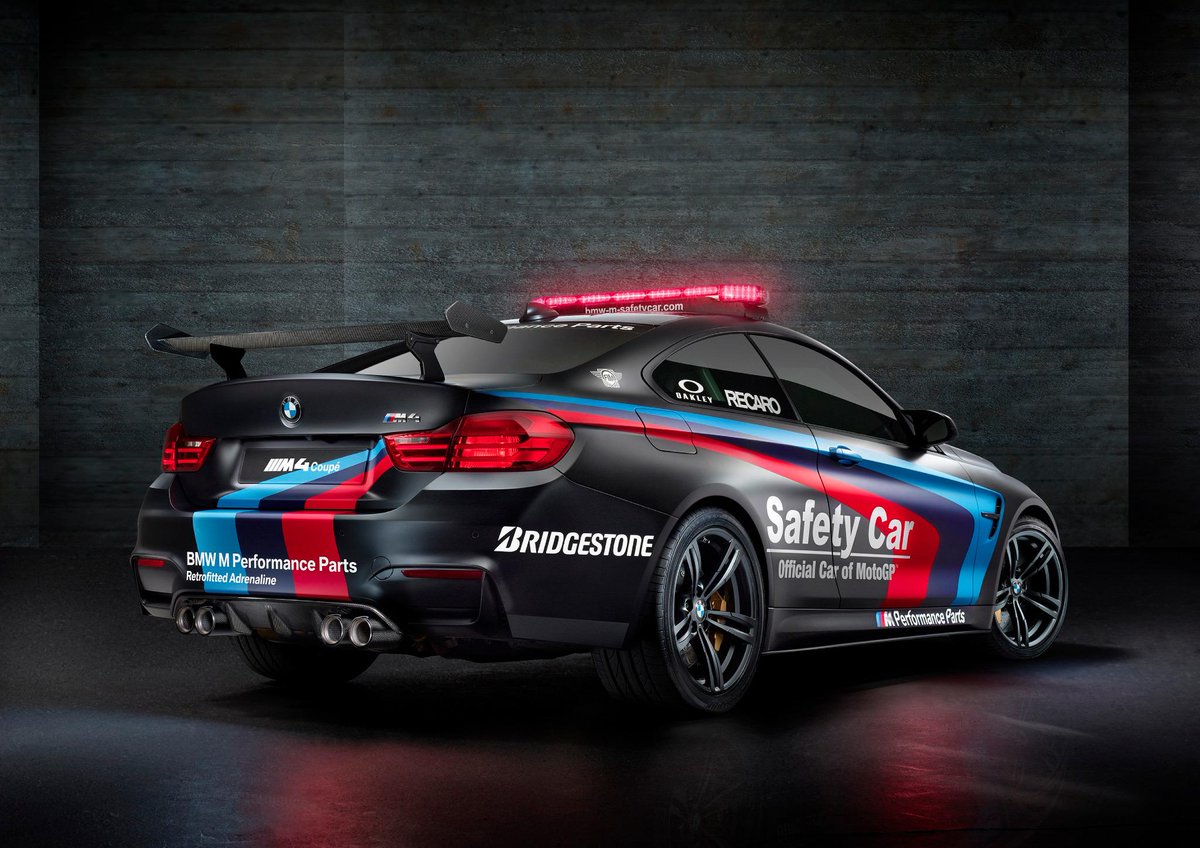 ShowDreamCar's tweet photo. This #BMW http://t.co/hQF2zawC5X http://t.co/47d1LSBmsP @DomenicoBeau @cbm76 @AguiarRoger1 @bimmer_store @TomFiorentino65 @Furkanbayram585 !