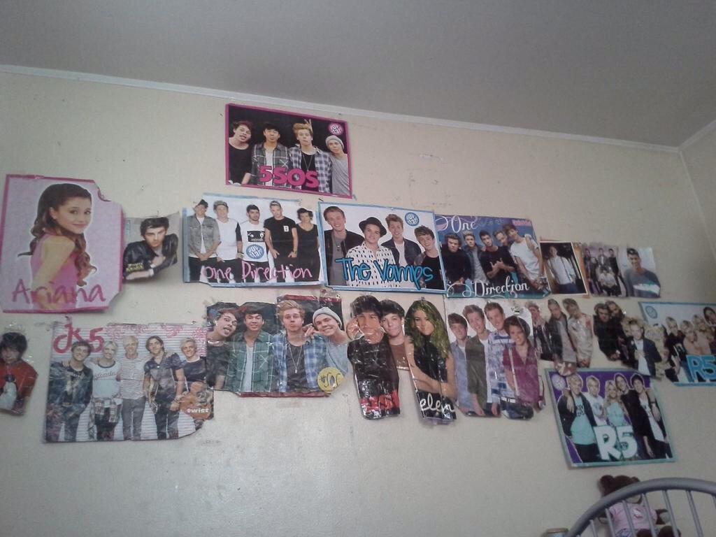 ZaynfmFrom's tweet photo. @rdessi1D  Just shared Nice Story about Dessi Roomer that just got put together http://t.co/dsxE9BJgft