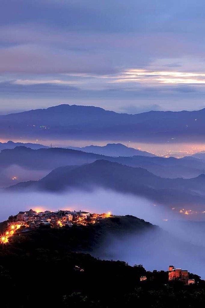 ﴿يا جِبالُ أَوِّبي معهُ والطير وألنَّا لهُ الحديد﴾
إذا تولاك الله سخرلك جميع المخلوقات حتى ولو كان في نظرك مستحيل .