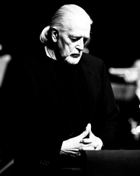 Holloway_girl's tweet image. &quot;@JoseVizu27: Jon Lord
#JonLord #deeppurple http://t.co/pfXdurOsPE&quot;
@markdpfan @AlphaMoog #keyboardmaster