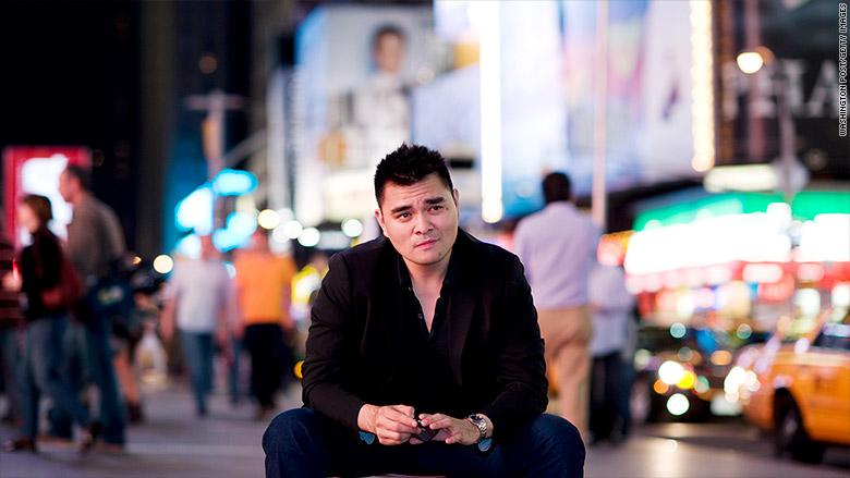 .<a href="/joseiswriting/">Jose Antonio Vargas</a> partners with <a href="/latimes/">Los Angeles Times</a>
cnnmon.ie/17MIJD5 via <a href="/brianstelter/">Brian Stelter</a> cc: <a href="/DefineAmerican/">Define American</a> <a href="/DOCUMENTEDfilm/">DOCUMENTED</a>