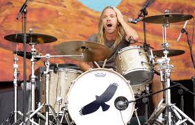 Happy 43rd birthday Taylor Hawkins !  