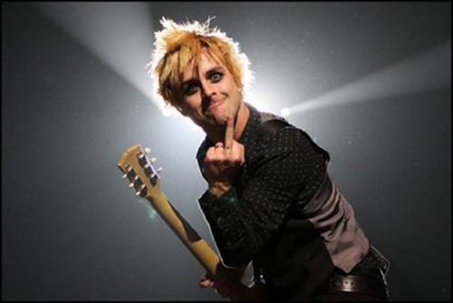 Happy Bday to Billie Joe Armstrong!! 