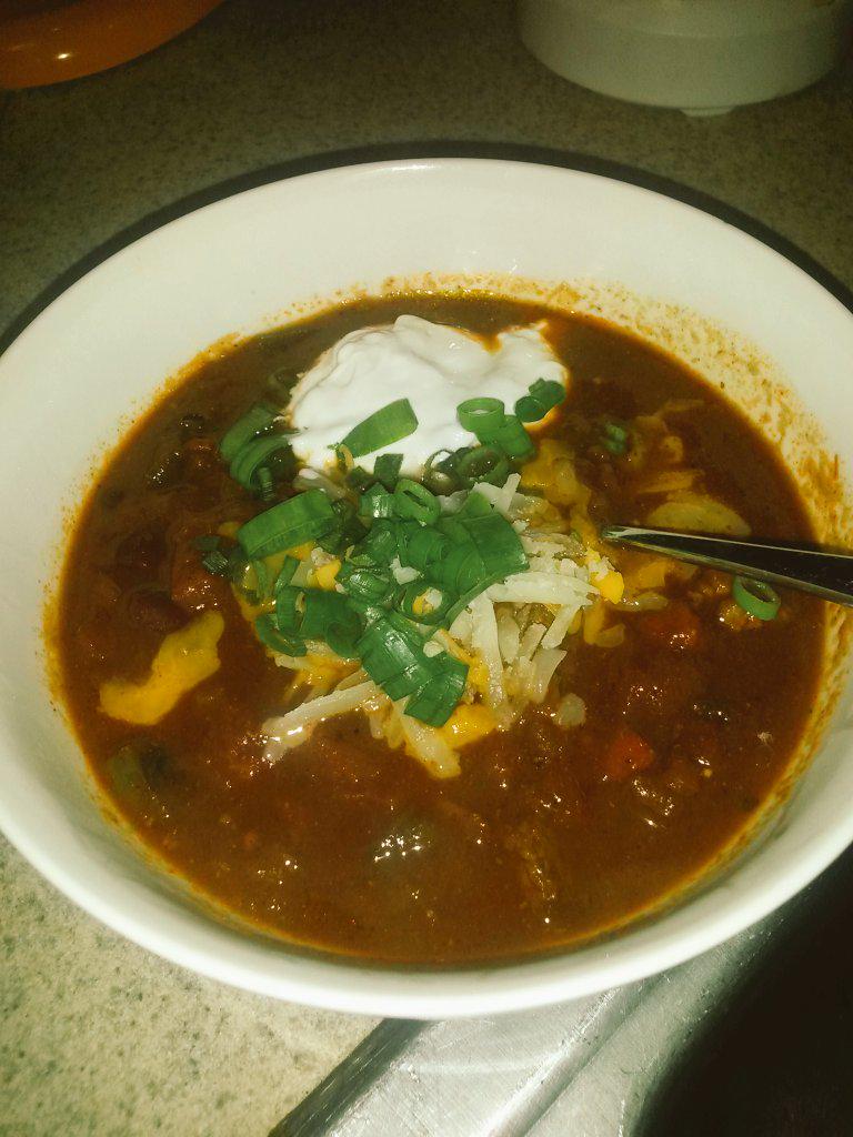 MaeMaeVsFood's tweet image. @FoodNetwork #DarkStoutBrisketChilli #HeartyGoodness #YouNeedAnothaCountryHost? #foodie #nomnomnom