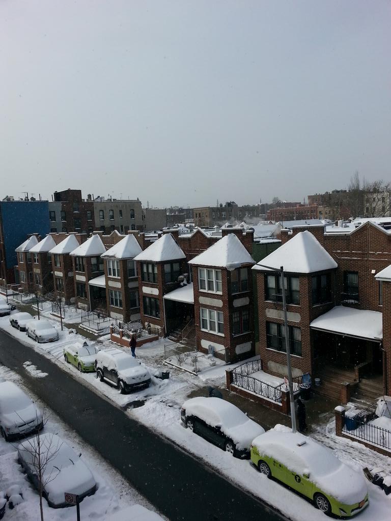 giovanny655's tweet photo. Good morning people! Que mañana tan blanca en NYC! http://t.co/773IDo2vI8