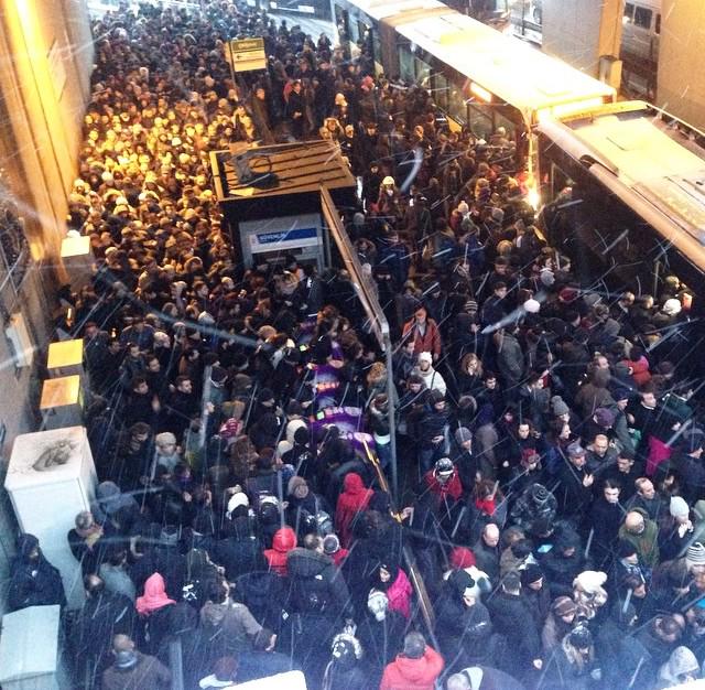 Metrobuste sensationwhite parti varmis niye cagirmiyonuz:))