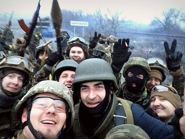 В районе Комсомольского зафиксировано 9 танков и 28 БТРов террористов, - отчет ОБСЕ - Цензор.НЕТ 1792
