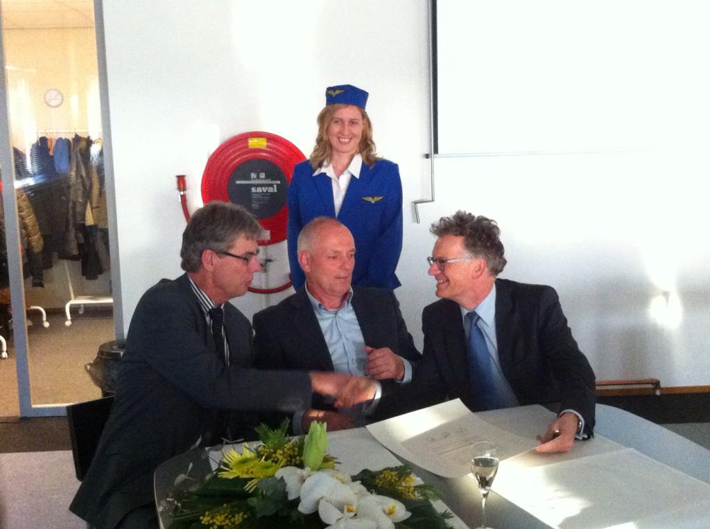 Start Living Lab Groningen <a href="/AirportEelde/">Groningen Airport Eelde</a> .<a href="/hanze/">Hanze</a> <a href="/ProvDrenthe/">Provincie Drenthe</a> gemTynaarlo @Kornoeljeplein1:kansen in prachtig gebied!