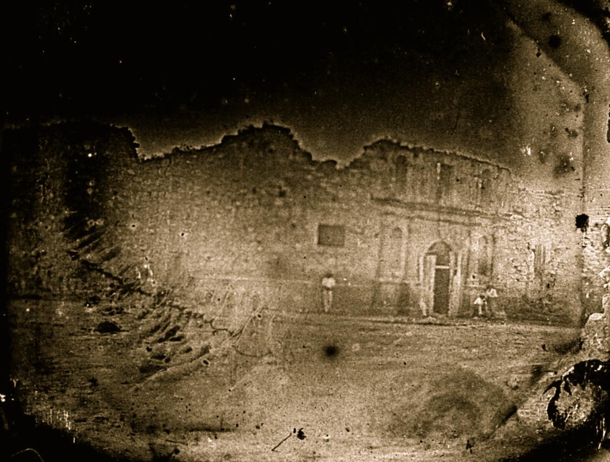 detail-from-earliest-known-photograph-of-the-alamo-1849-battle-of-the