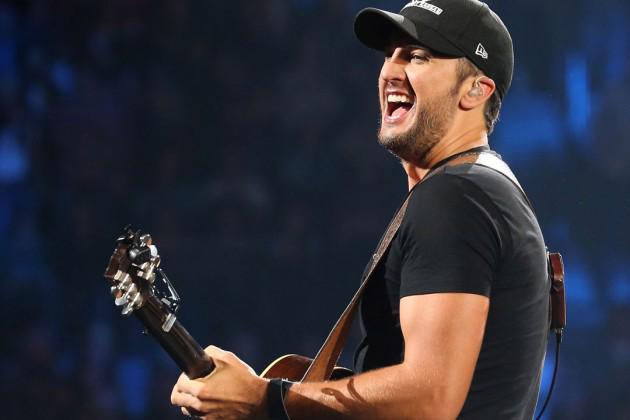 TasteOfCountry's tweet photo. .@LukeBryanOnline is handsome -- and sweet! http://t.co/VSdZMxwNAY http://t.co/ktcvFvvX8N