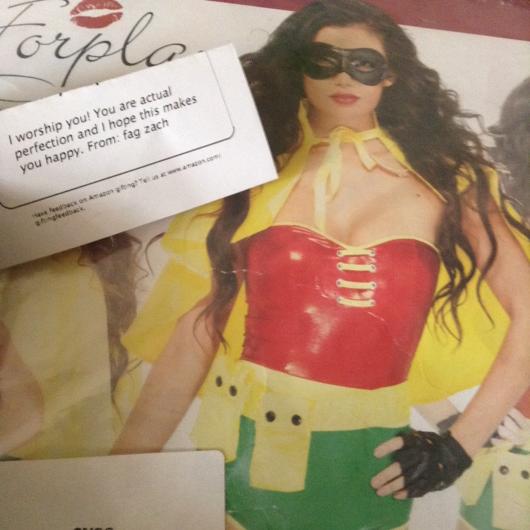 Awe #bitchboy zach thanks for the costume http://t.co/WcOvng7w44<a href="/tag/bitchboy"class="tags">#bitchboy</a>